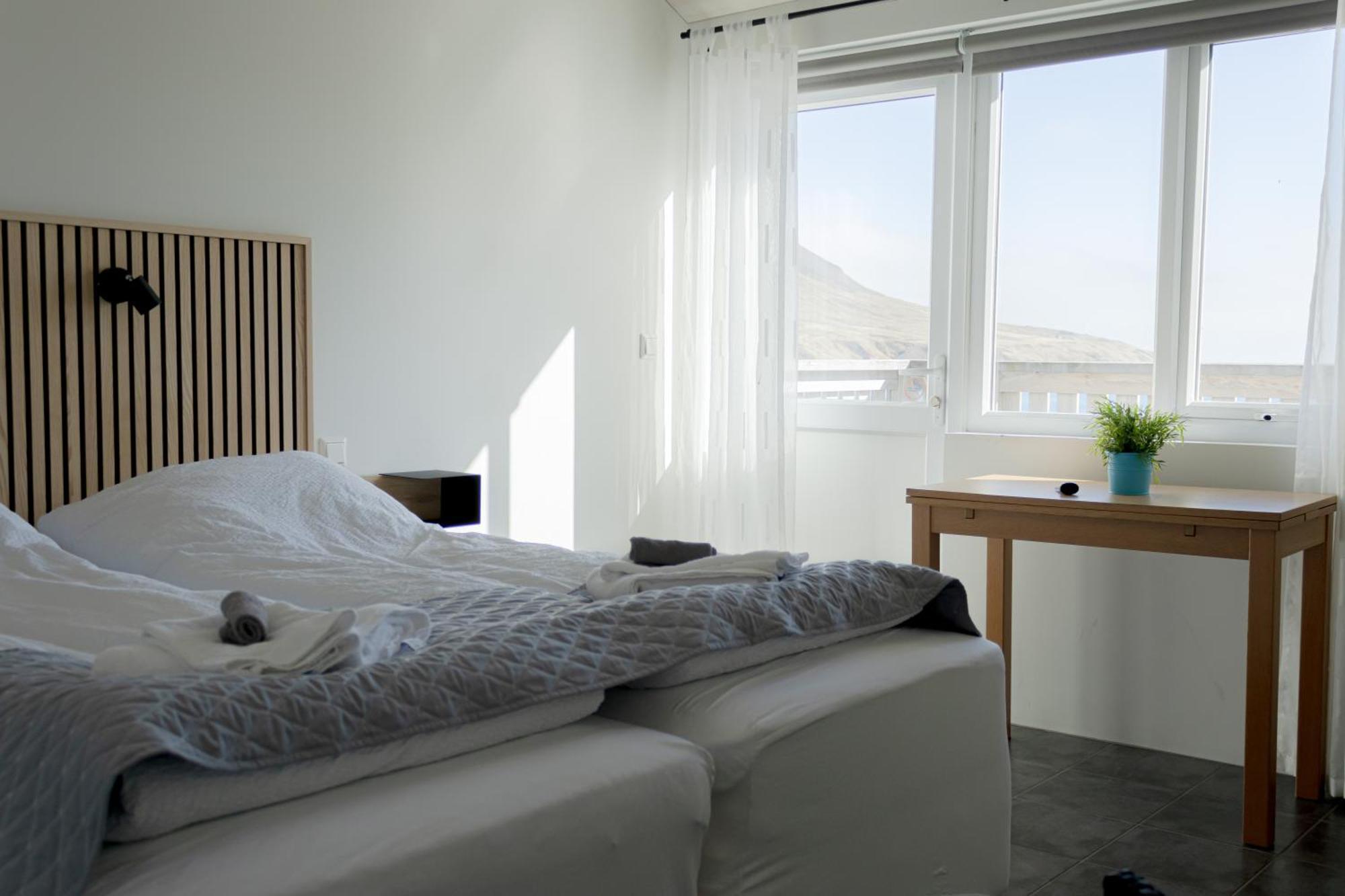 Urdartindur Guesthouse And Cottages Northurfjorthur Zewnętrze zdjęcie