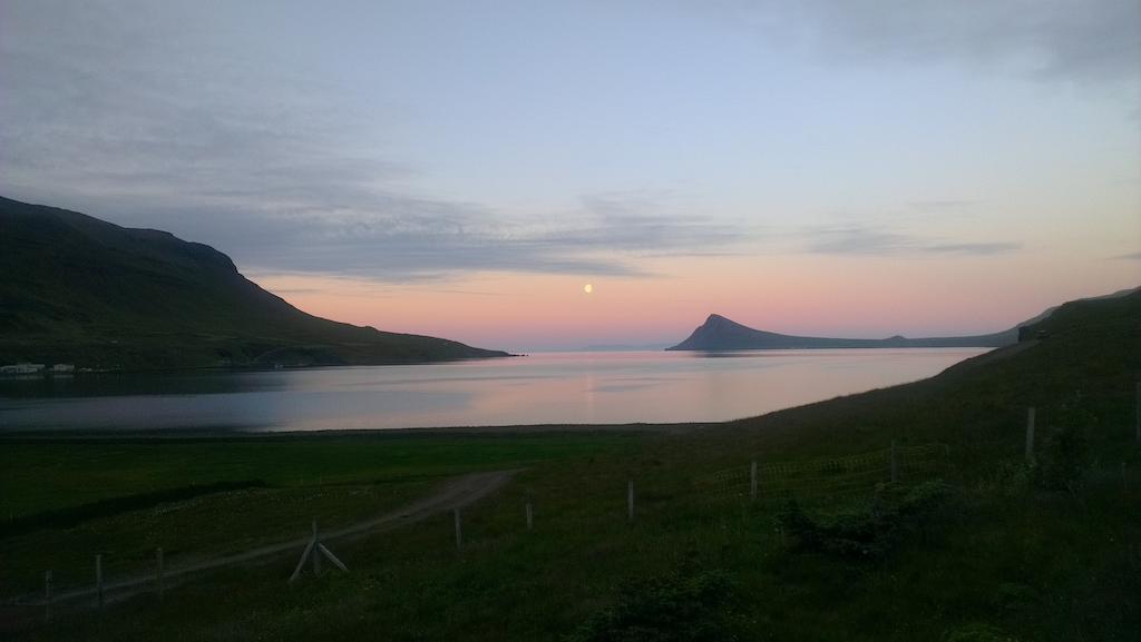 Urdartindur Guesthouse And Cottages Northurfjorthur Zewnętrze zdjęcie